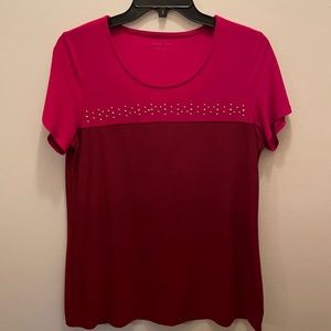 Women’s stretchy shirt with gold rivets